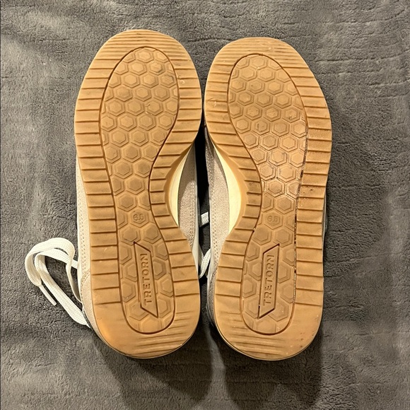 Tretorn Cream/Dark Green Shoes - Picture 4 of 8